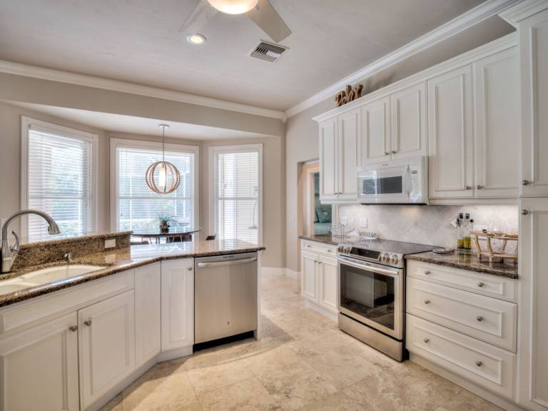 Children-friendly vacation home with garden, private pool & barbeque | Garden view | Pets allowed — photo 4