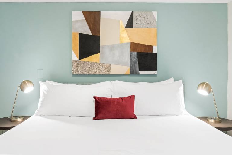 Kasa La Monarca Charming Studio in San Francisco Shop High End Boutiques