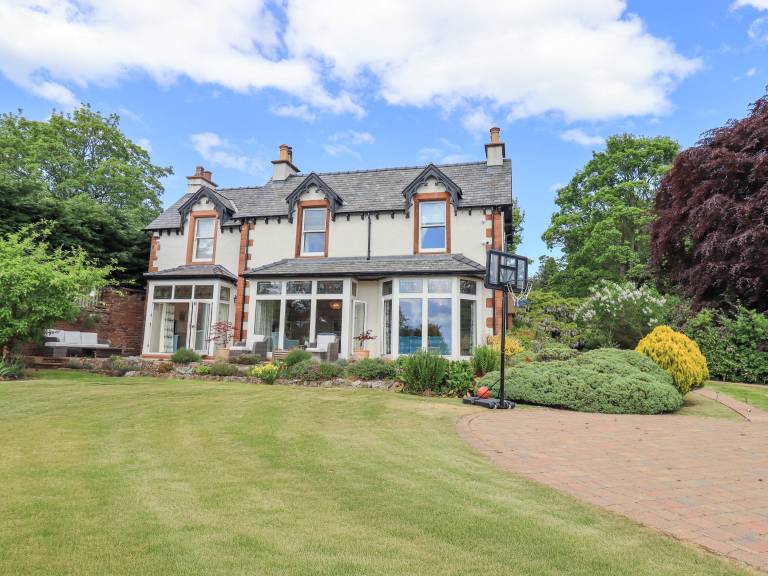 Child-friendly cottage with garden | Dogs allowed in Penrith