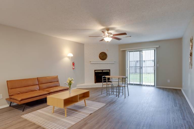 3 Mi to Campus: Fayetteville Home w/ Hot Tub! — photo 4