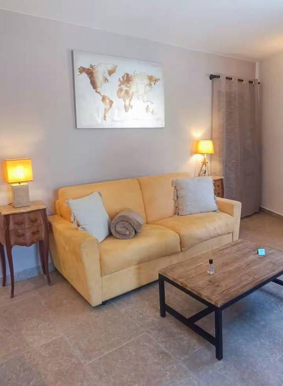 Rental apartment with patio — photo 5
