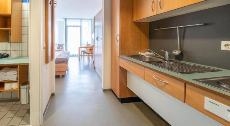 Serviced apartment with patio, garden & sauna | Next to the beach | Pets allowed — photo 3