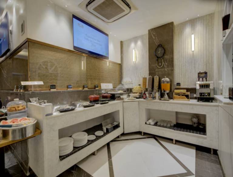 HOTEL APPLE INN @ NEW DELHI RAILWAY STATION — photo 4