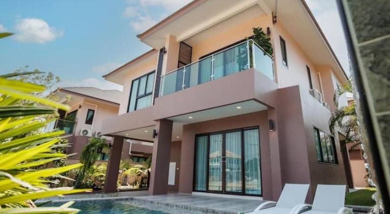 Nice villa with private pool, hot tub & BBQ | Suitable for remote work | Pets allowed — photo 4