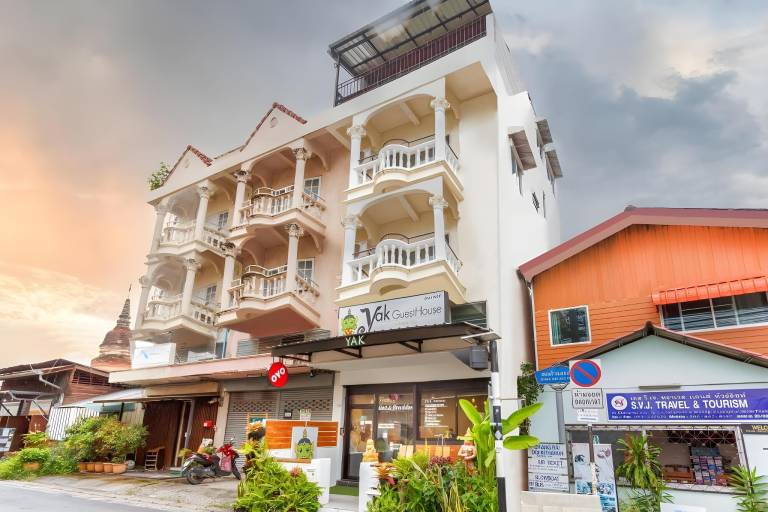 Apartment with patio | Close to Wat Chedi Luang | Good for workation — photo 2