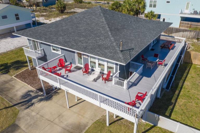 House with patio — photo 2