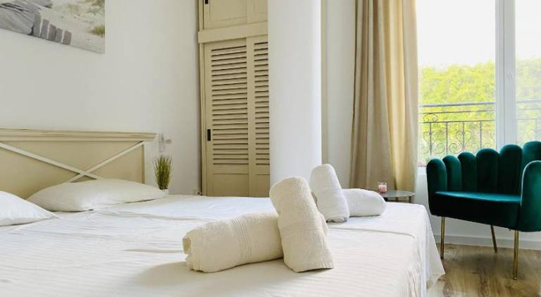 Wonderful holiday apartment with terrace & pool | Dogs allowed — photo 2