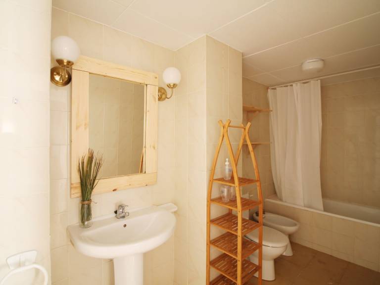 Rental apartment with garden & terrace | Sea view | Next to the beach | Pets are welcome — photo 4
