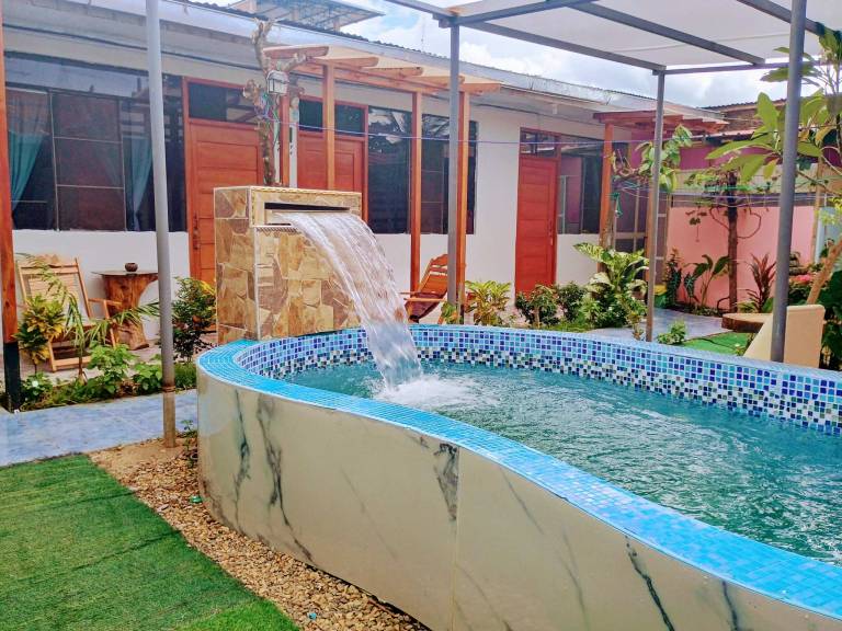 Koryares Househostel Tambopata