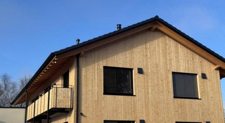 Seeglueck ROSENHOF - naturnah Wohnen im Holz100-Vollholzhaus mit Whirlpool und Garten in Konstanz