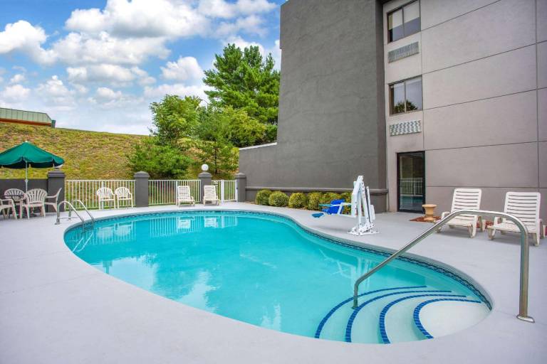 La Quinta Inn by Wyndham Roanoke Salem — photo 4