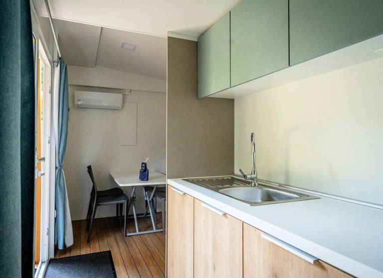 Mobile home with pool & barbeque — photo 4