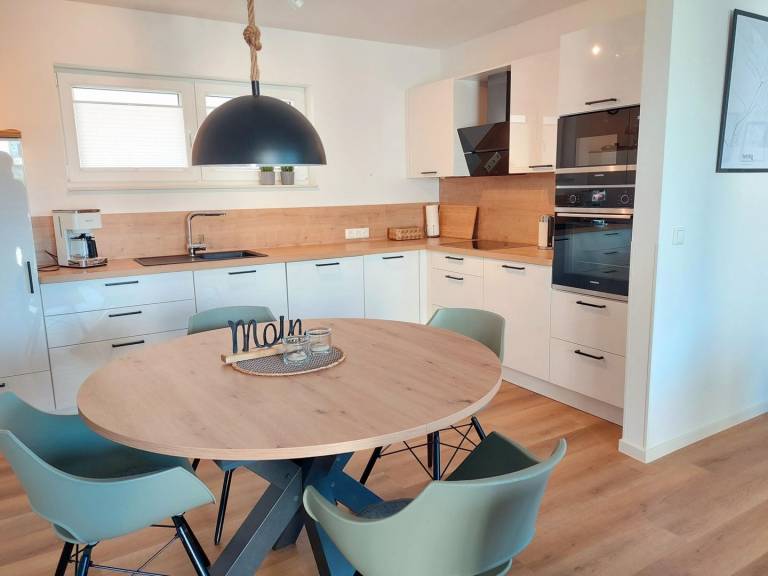 Moderne, hochwertige Ferienwohnung, Sauna, großer Balkon, strandnah in Wangerland