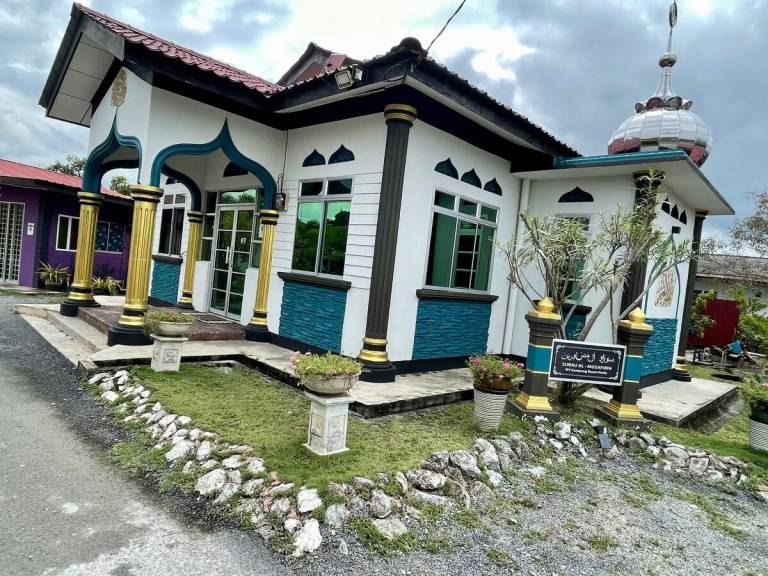 House Kampung Darat