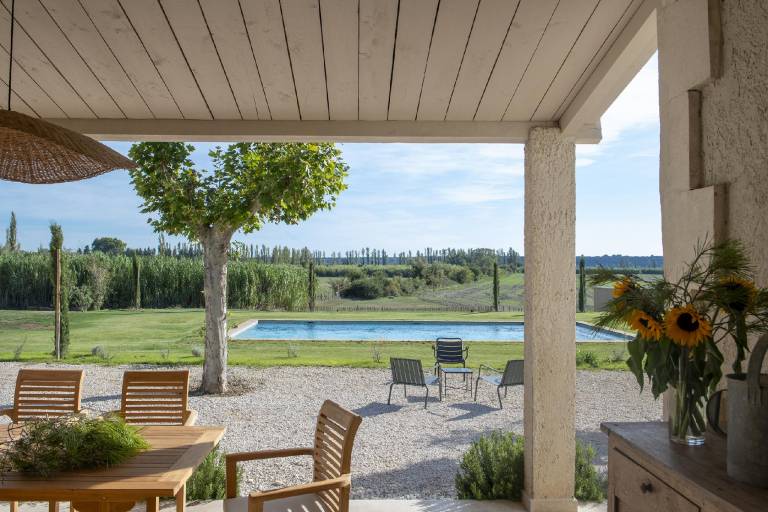 Holiday apartment with yard, private pool & terrace in Les Baux-de-Provence