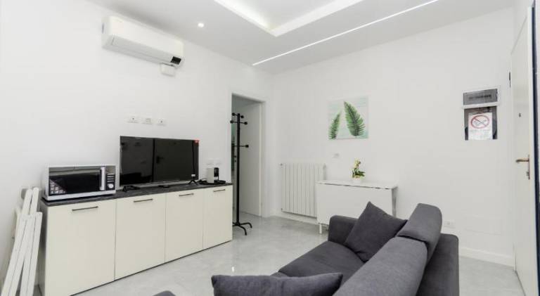 Rental apartment with terrace — photo 2