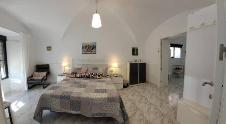 Vacation home with jacuzzi — photo 2