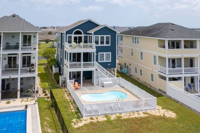 House Manteo