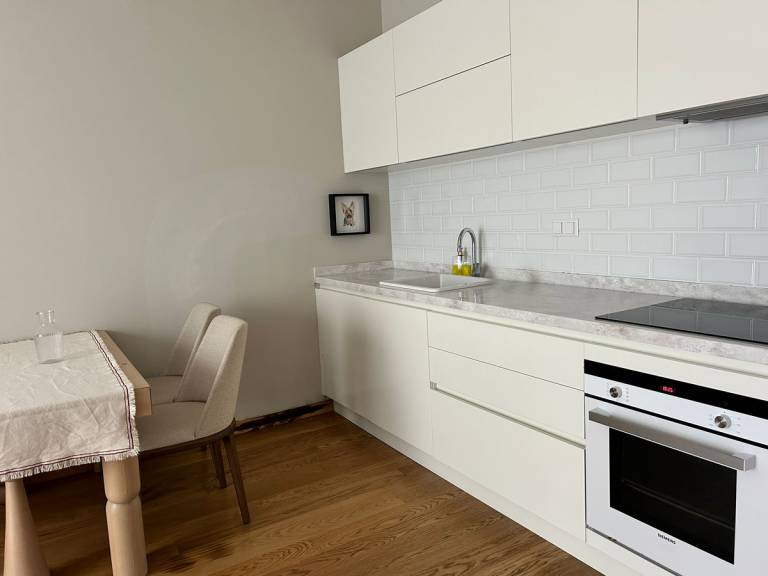 Green Minimalist Home on Bagdat Street — photo 3