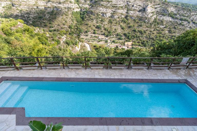 Holiday Home 'Chibao House' with Private Pool, Mountain View, Garden and Wi-Fi — photo 2