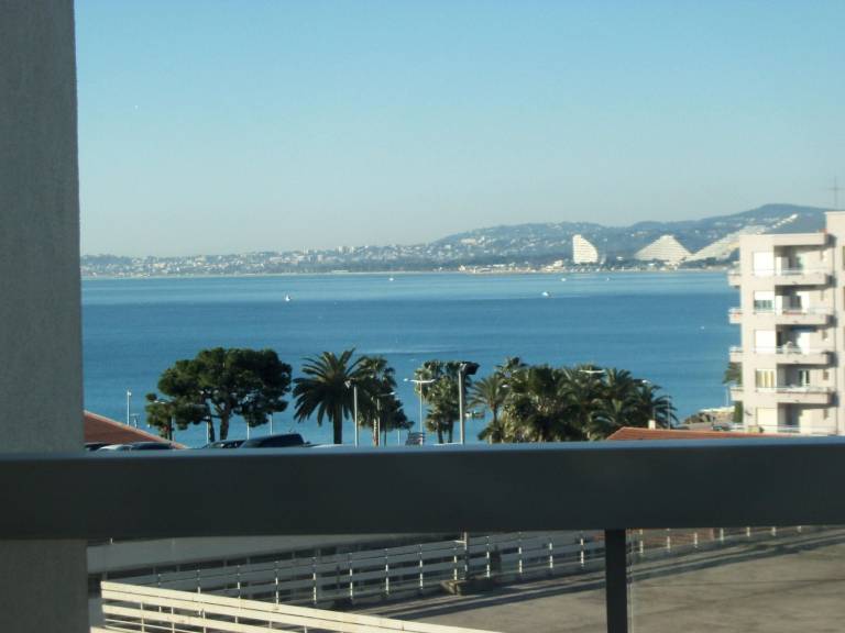 Holiday apartment with pool & garden — photo 2