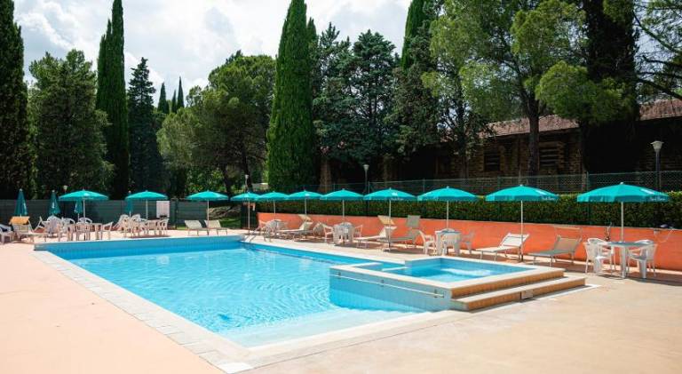 Tent with pool in Gualdo Cattaneo