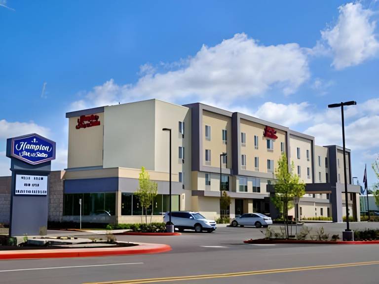 Hampton Inn & Suites Salem in Salem, OR