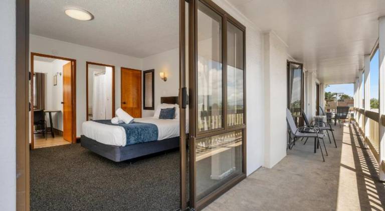 Summit Motor Lodge — photo 3