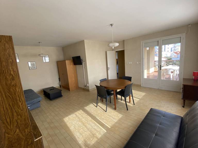 Rental apartment with 2 rooms for 6 persons — photo 2