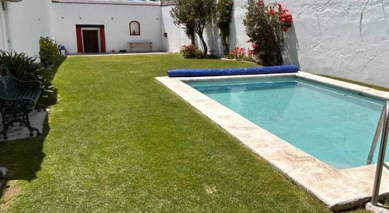 Vacation home with pool — photo 2