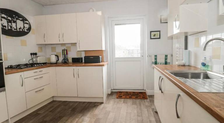 Holiday apartment with 2 rooms for 4 persons — photo 3