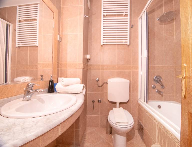 Levantin Inn 1-3 Room N3 Sea Side — photo 5
