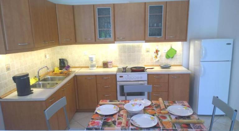 Rental apartment with BBQ, yard & terrace — photo 3