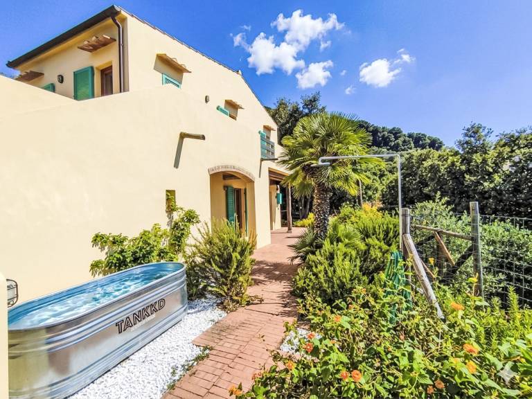 Vacation home with terrace, yard & private pool | Sea view — photo 3