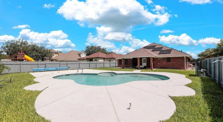 Vacation home with pool in McAllen, TX