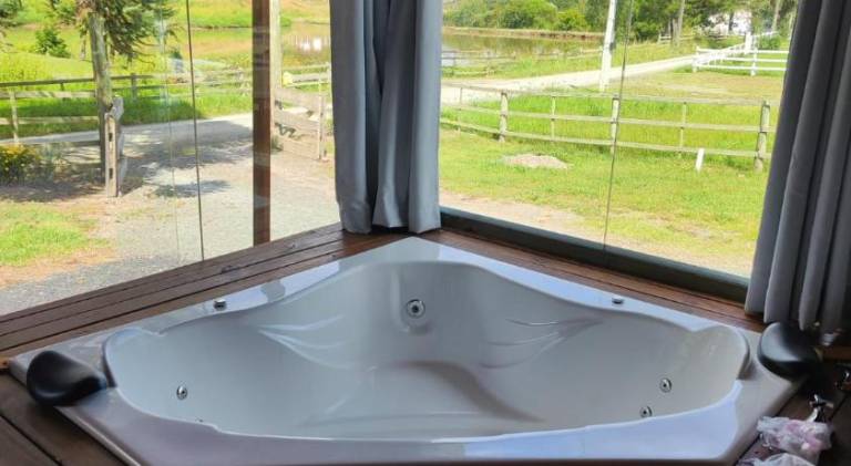 Wonderful vacation home with hot tub | Pets allowed — photo 3
