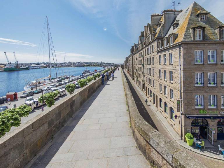 Ibis Styles Saint Malo Centre Historique in Dinard