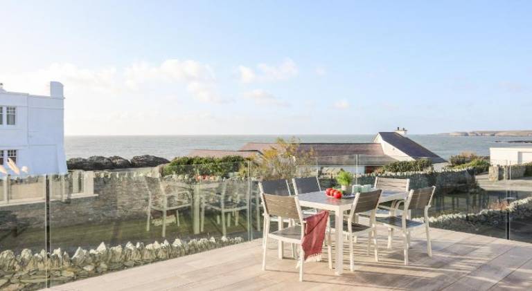 House with 6 rooms for 12 persons in Holyhead