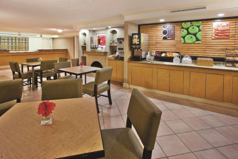 La Quinta Inn Savannah Midtown — photo 3
