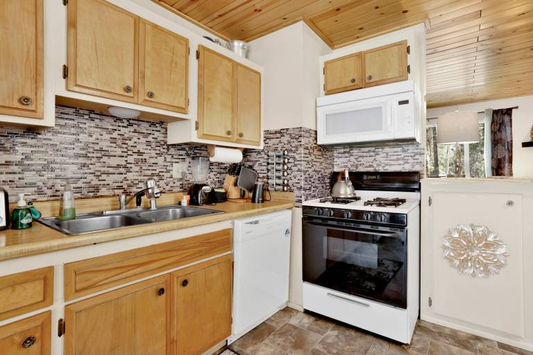 Reality Escape Central Retreat at Big Bear Lake — photo 5