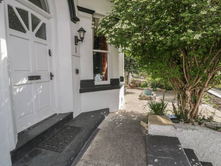 Cottage with garden | Beach view — photo 5