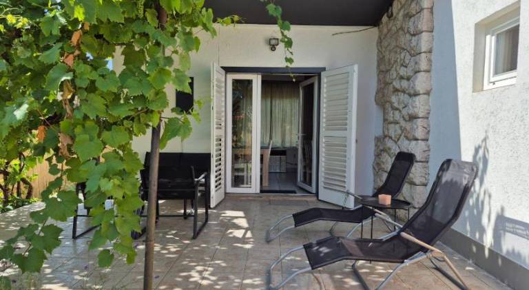 House with patio, yard & barbecue | Pet-friendly in Harkany
