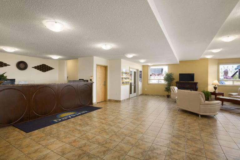 Days Inn by Wyndham Bonnyville — photo 5