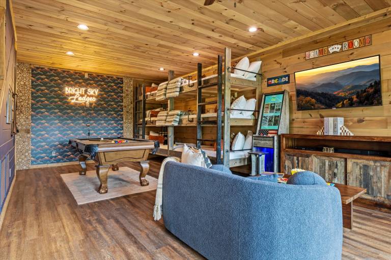 Family-friendly pleasant cabin with hot tub, grill & patio | Mountain view | Suitable for remote work | Dogs allowed — photo 5