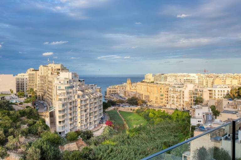 Balluta View Mansions — Rare Valley & Bay Views — photo 4