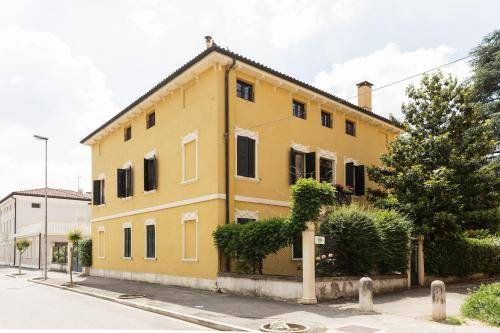 Bed & Breakfast  Lonigo