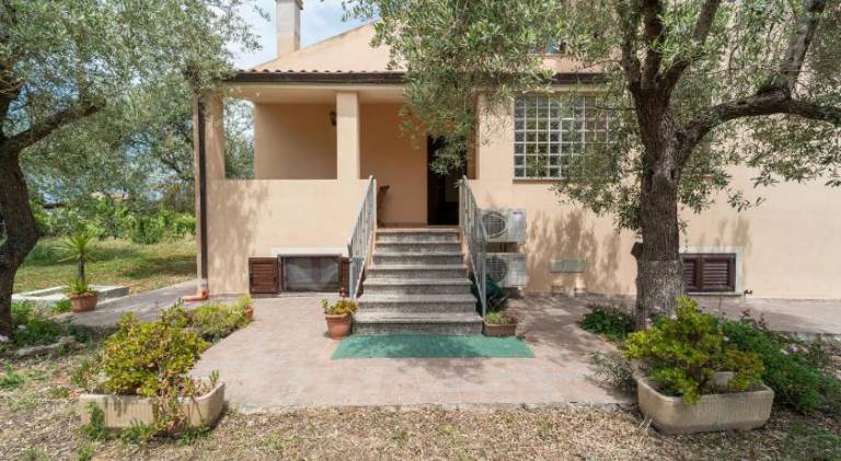 Villa with 3 rooms for 6 persons — photo 4