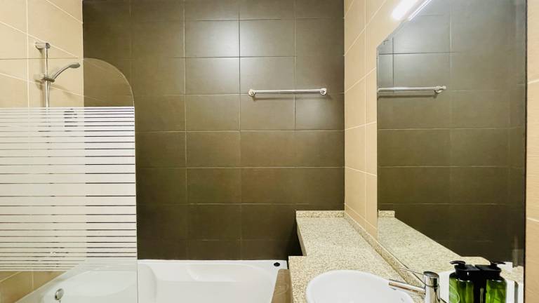 Rental apartment with barbecue, pool & garden — photo 4