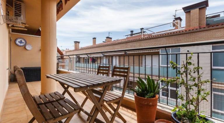Fully equipped beautiful rental apartment with patio | Next to the beach | Dogs allowed — photo 4