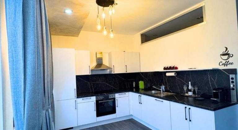 Pleasant serviced apartment with terrace | Suitable for remote work | Pet-friendly — photo 2